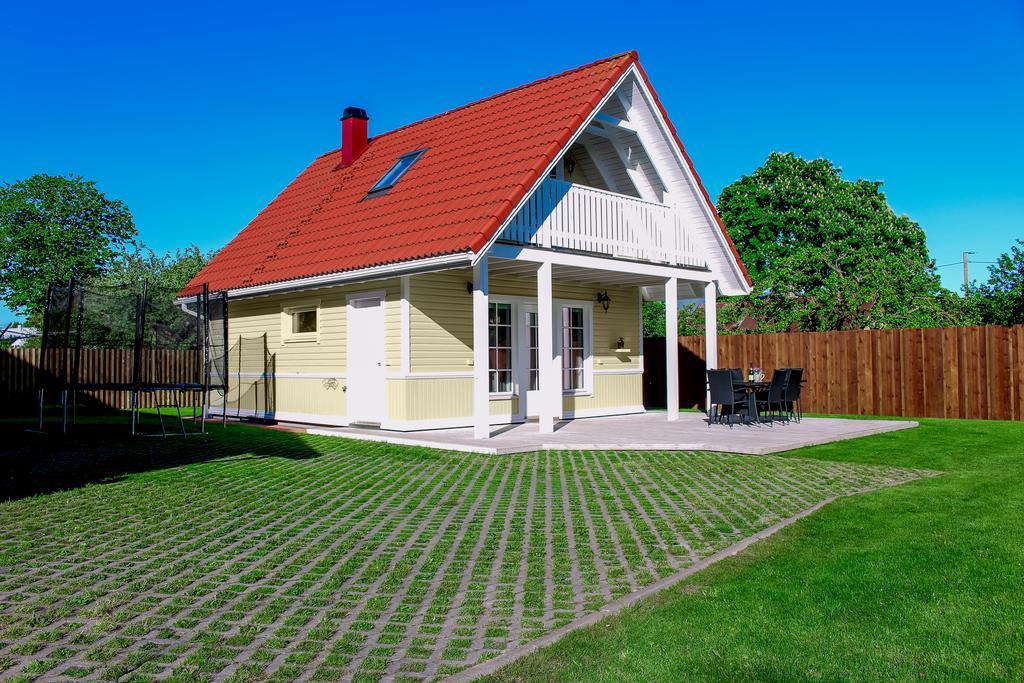 Kasekese Holiday Home With Sauna And Garden Курессааре Экстерьер фото